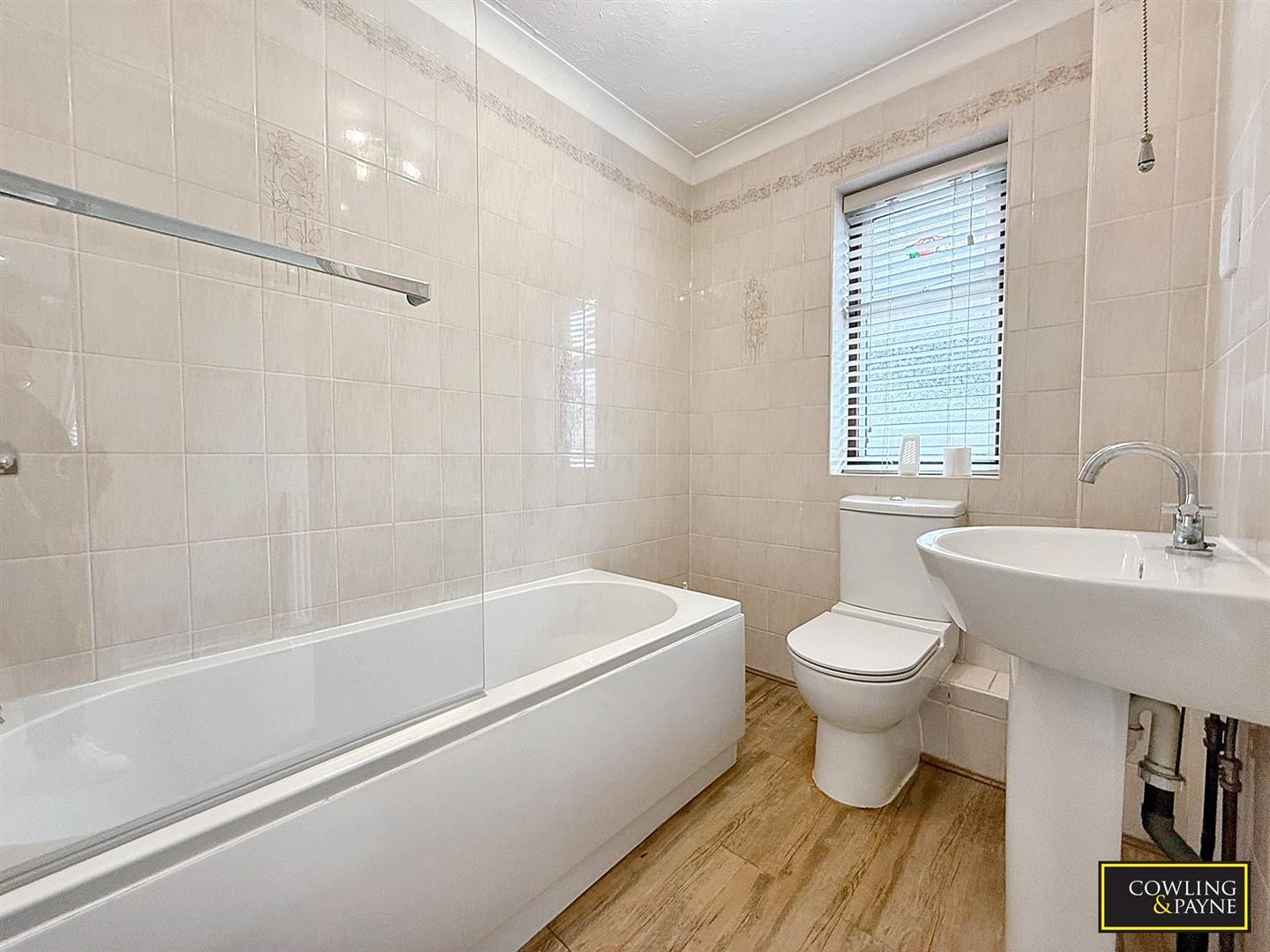 Bruce Grove, Wickford